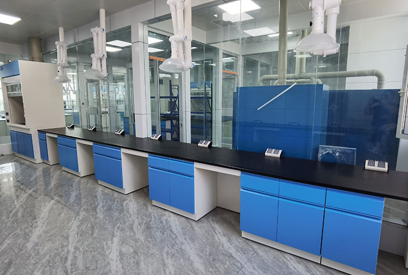 如何清理全钢中央蜜桃污污污网站台上的顽固污渍